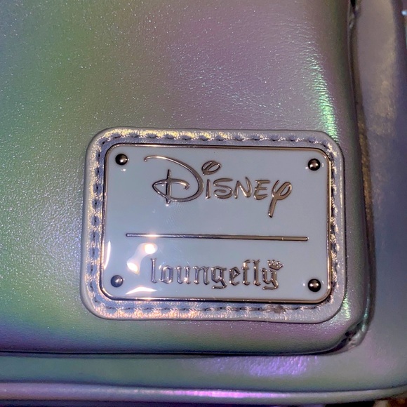 Exclusive blue Minnie Iridescent backpack! - Picture 6 of 6
